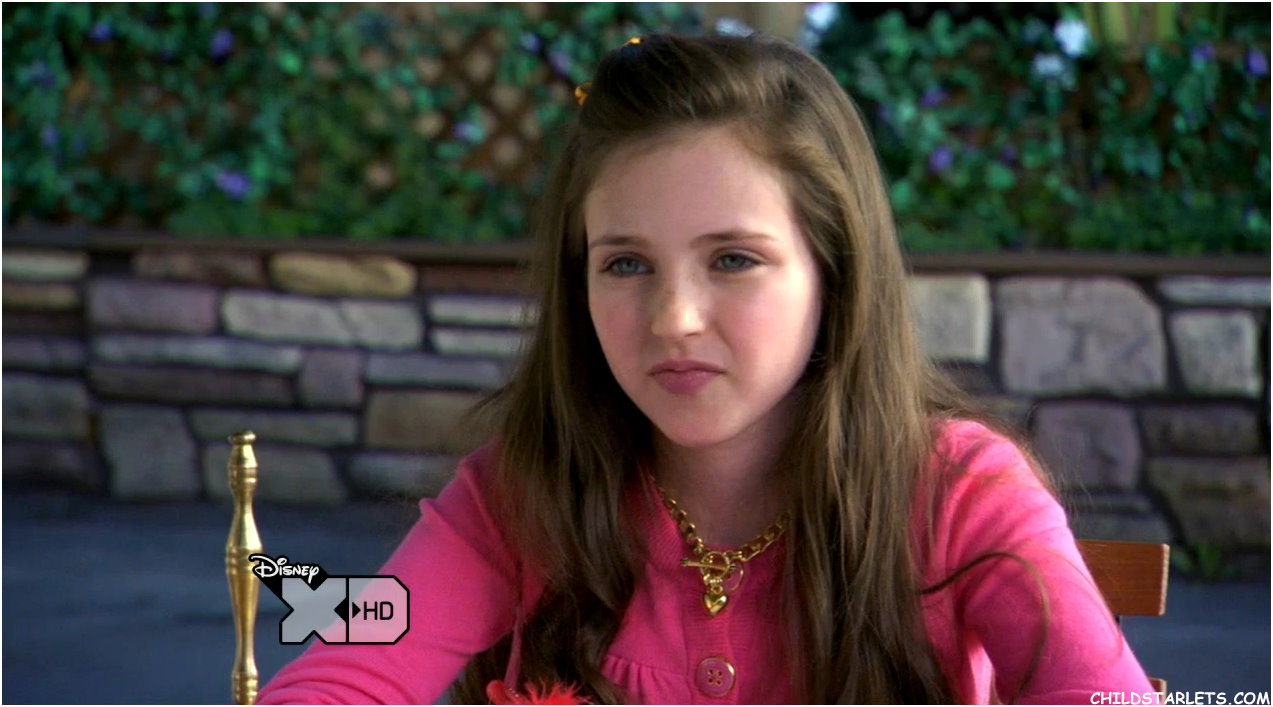 CHILDSTARLETS.COM - Zeke & Luther Image Gallery - Ryan Newman/Lily ...